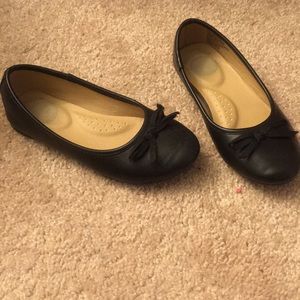 Black ballet flats